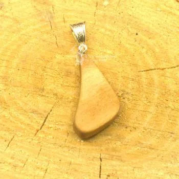 Vogelbeere Holz als Kettenanhänger