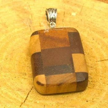 Engel in verleimtem Holz als Kettenanhänger