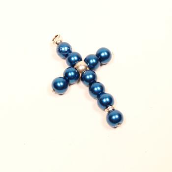 Großer versilberter Kettenanhänger in Kreuzform mit dunkelblauen Polarisperlen, Perlmutt-Effekt und funkelnden Strassrondellen.