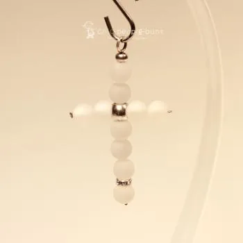 XXL Kreuz Kettenanhänger Weiß Matt – Polaris Unikat - kettenanhänger gross kreuz perlen handmade metall versilbert polaris weiss matt