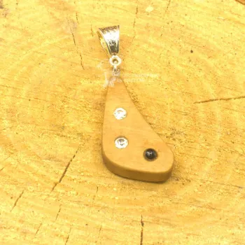 Kettenanhänger aus echt Holz