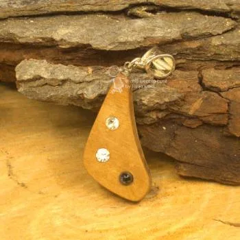 Vogelbeere Holz mit Stras als Ketteanhänger