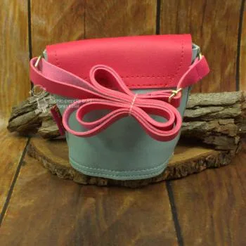 kleine Handtasche zweifarbig
