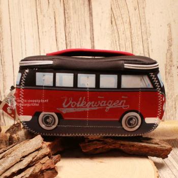 Roter VW Bus T1 Kulturbetutel aus Neopren mit Surfbrett-Tragegriff und Mini-Bus Reißverschlüssen.