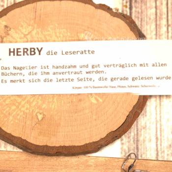 Lesezeichen Leseratte Herbie gehäkelt dunkelgrün