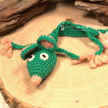 Lesezeichen Maus Herbie Dunkelgrün Handgehäkelt 100% Baumwolle Leseband Bookmark 31 cm