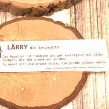 Lesezeichen Leseratte Lärry gehäkelt lila