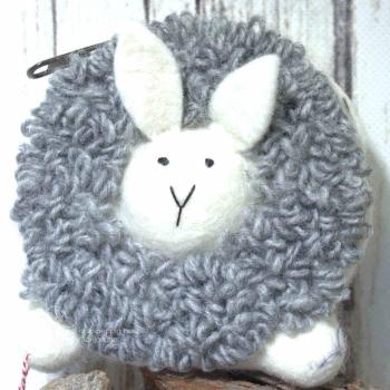 Geldbeutel kleiner Hase grau