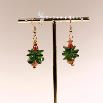 Ohrringe als Hänger Weihnachten Tannenzapfen aus Perlen