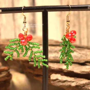 Ohrringe Hänger Weihnachten Zweig aus Perlen grün mit rot - ohrringe modeschmuck vergoldet weihnachten zweige