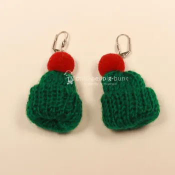 Handgefertigte Ohrringe Weihnachten Bommelmütze grün gestrickt, versilbert Klappbrisur, handmade Modeschmuck