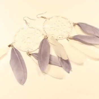 Ohrringe Traumfänger Federn weiss - grau - ohrringe traumfaenger federn weiss modeschmuck