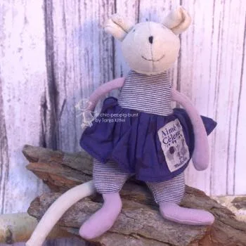 Stoffrassel als Maus mit blauem Kleid