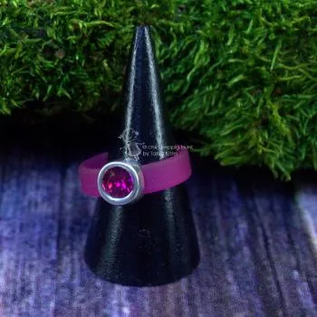 Damenring mit Kautschuk-Band pink und Swarovski-Stein schmal