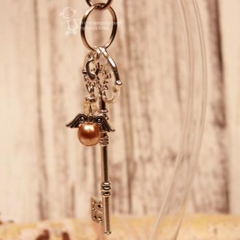 Goldener Schutzengel Schlüsselanhänger – Edler Vintage-Schlüssel & Charm