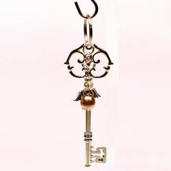 Goldener Schutzengel Schlüsselanhänger – Edler Vintage-Schlüssel & Charm - schluesselanhaenger engel gold schluessel strass