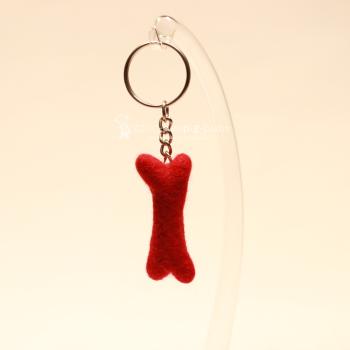 Roter Mini Filz Knochen Schlüsselanhänger – Handgefertigter Taschenbaumler