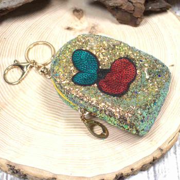 Gelbes Glitzer Schlüsselanhänger Mäppchen mit Kirschen Motiv, geschlossen.