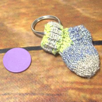 mini Socke - Schlüsselanhänger mit Einkaufschip