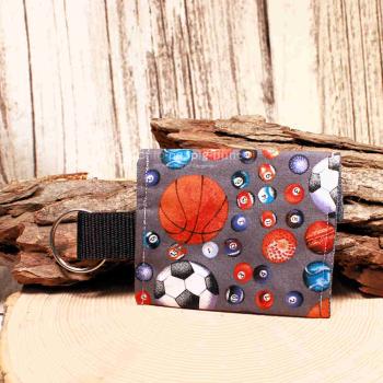 Schlüsselanhänger handgenäht mit kleine Geldbeutel Stoff grau Fussball, Baseball