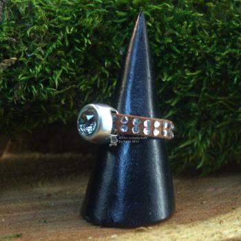 Damenring mit Strass-Band braun und Swarovski-Stein schmal