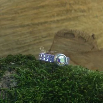 Damenring mit Strass-Band lila und Swarovski-Stein schmal