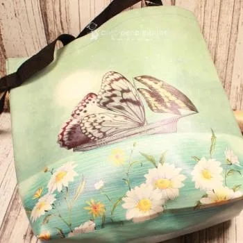 Shoppertasche gross Kunstleder mit Schmetterling Blumen Motiv - shopper tasche gross kunstleder schmetterling gruen mint blumen