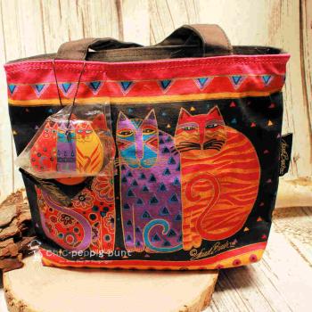 Kleine schwarze Shopper Tasche mit bunten Katzen im Laurel Burch Design und sicherem Reißverschluss.