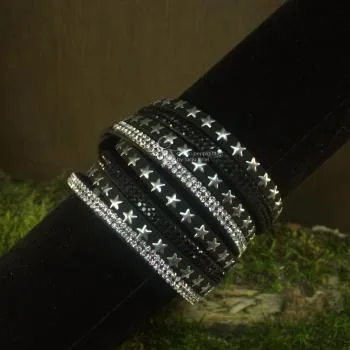 Rock-Gotik Stil Wildleder-Optik Armband mit Straß und Stern Nieten versetzt - strassarmband stern nieten schwarz