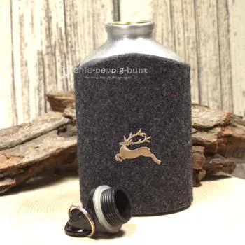 Sportflasche mit Hirsch Motiv auf Filz