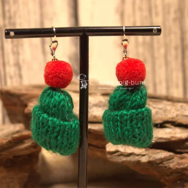 Ohrringe Hänger Weihnachten Bommelmütze grün rot - Ohrringe modeschmuck versilbert weihnachten m%C3%BCtze gestrickt gruen