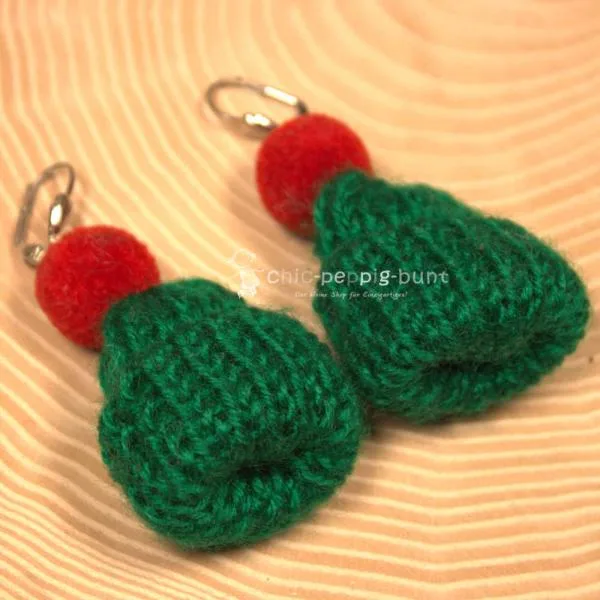 Ohrringe Hänger Weihnachten Bommelmütze grün rot - Ohrringe modeschmuck versilbert weihnachten m%C3%BCtze gestrickt gruen