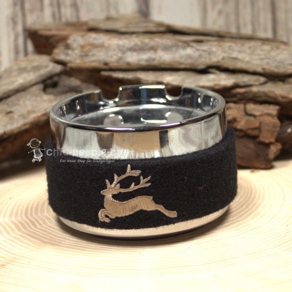 Windaschenbecher 8cm Filz Schwarz Hirsch-Motiv gestickt Metall Outdoor Aschenbecher Tracht Stil Windaschenbecher 8cm Filz Schwarz Hirsch-Motiv gestickt Metall Outdoor Aschenbecher Tracht Stil