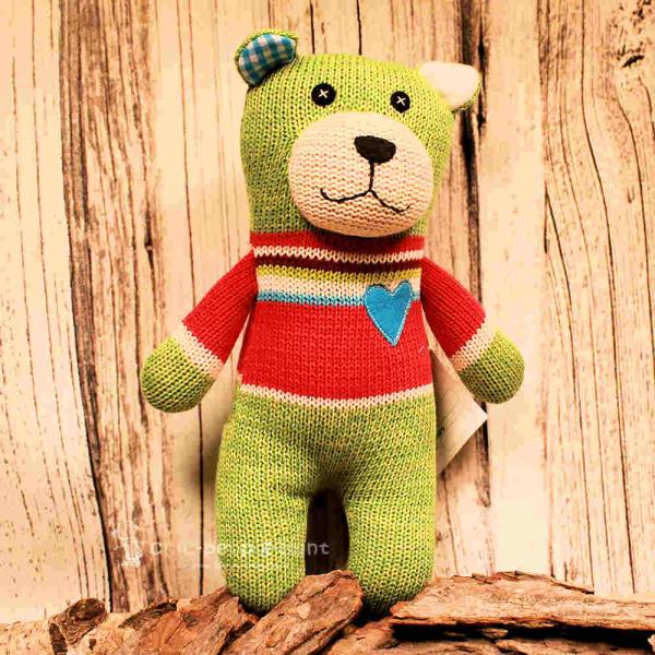 Strick-Bär Grün – Handgemachtes Stofftier mit rotem Pullover (30 cm)