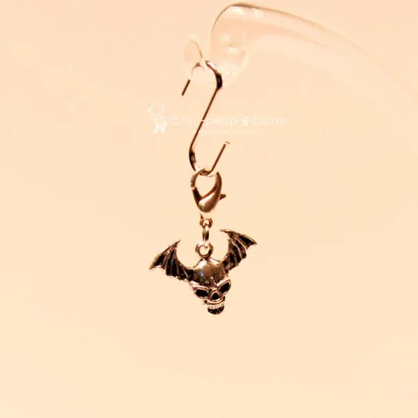 Charms Anhänger Helloween Fledermaus Totenkopf - charms anhaenger fledermaus totenkopf versilbert helloween fasching karabiner