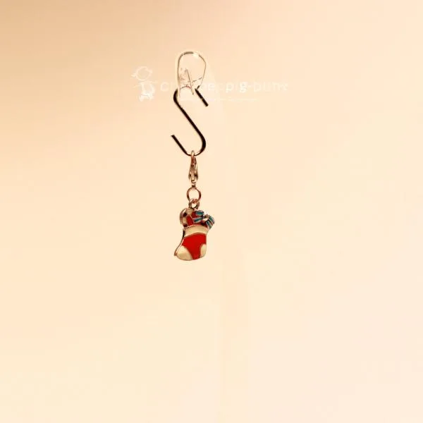 Charmsanhänger Weihnachten Nikolaussocke rot mit blauer Schleife - charms anhaenger weihnachten nikolaus socke rot versilbert