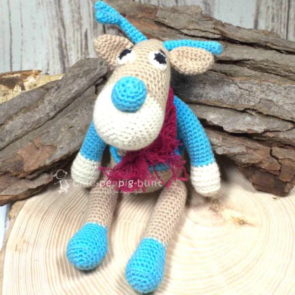 Spielfigur Elch klein mit blauer Jacke
