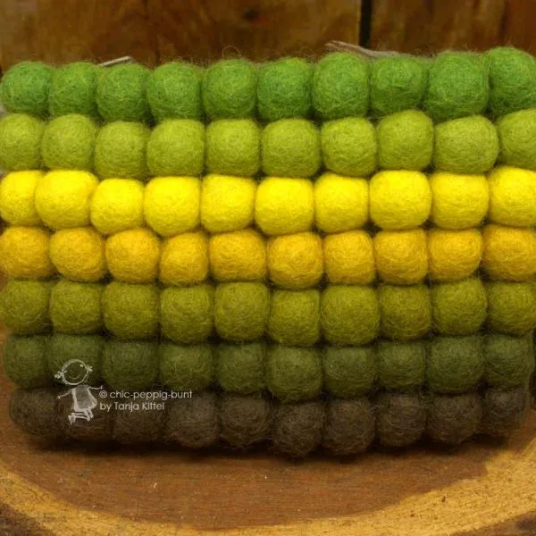 Mäppchen filz mit bommeln