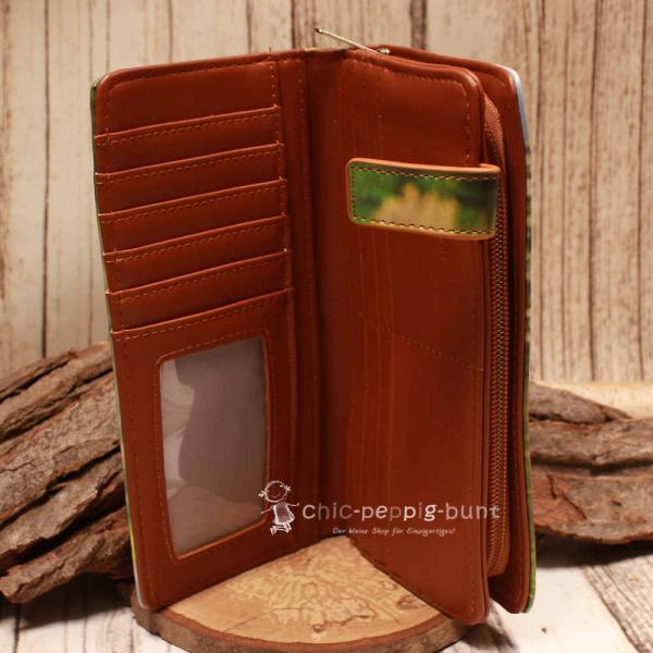 Offener großer Geldbeutel mit 11 Kartenfächern, transparentem Fotofach und drei langen Scheinfächern.
