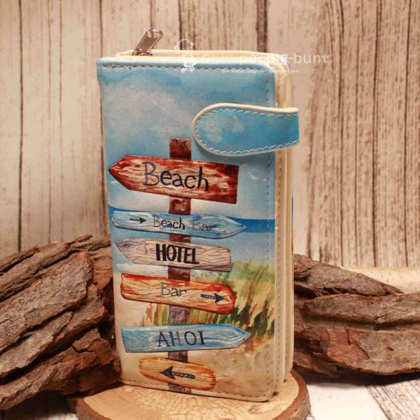 Große Geldbörse aus Kunstleder mit Strand-Wegweiser Motiv und sicherem Magnetverschluss.