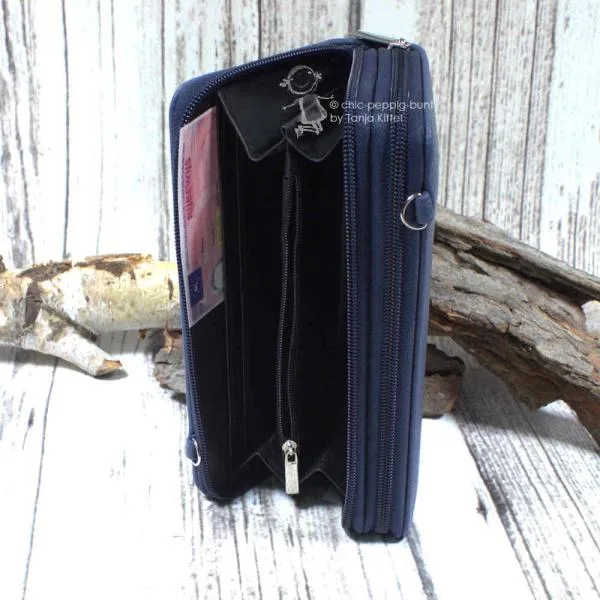 kleine Handtasche als Geldbeutel