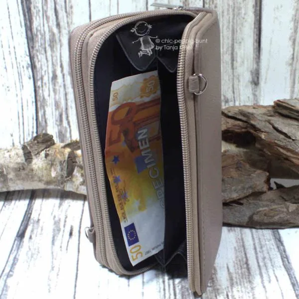 kleine Handtasche als Geldbeutel