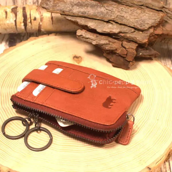 Schlüsselmäppchen von Bear aus Leder, Seitenansicht, Maße 12x8x1 cm.
