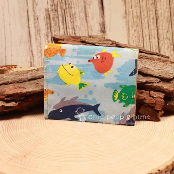 Geldbeutel mini - Stoff - 1 Fach blau Motiv bunte Fische - geldbeutel mini kinder stoff 1fach druckknopf blau fische bunt