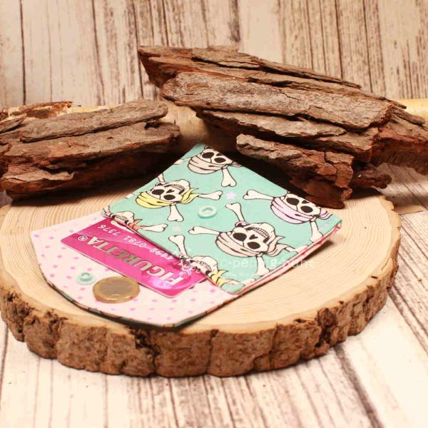 Geldbeutel mini - Stoff - 1 Fach blau Motiv Totenkopf/Knochen