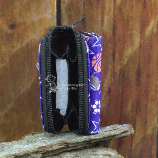 Geldbeutel mini abwaschbar dunkelblau mit Bälle Motiv