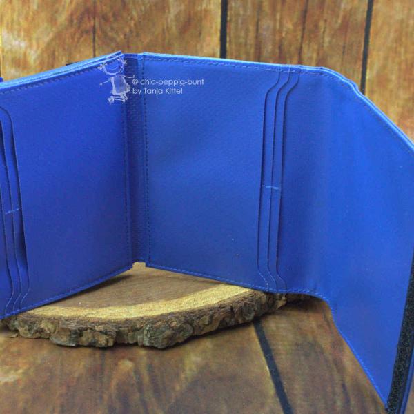 Geldbeutel in blau mit Motiv VW Schriftzug und Bulli Bus T1 Geldbeutel in blau mit Motiv VW Schriftzug und Bulli Bus T1