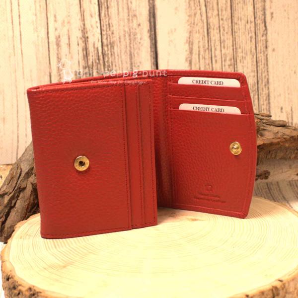 Detailansicht Portemonai unisex mit Außenfach mit Reißverschluss und Lederstruktur. Detailansicht Portemonai unisex mit Außenfach mit Reißverschluss und Lederstruktur.