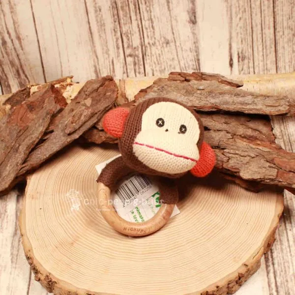 Greifling Affe Braun – Handgestrickter Beißring aus Holz & Stoff HickUps - greifling stoff holz beisring affe braun babyspielzeug gestrickt
