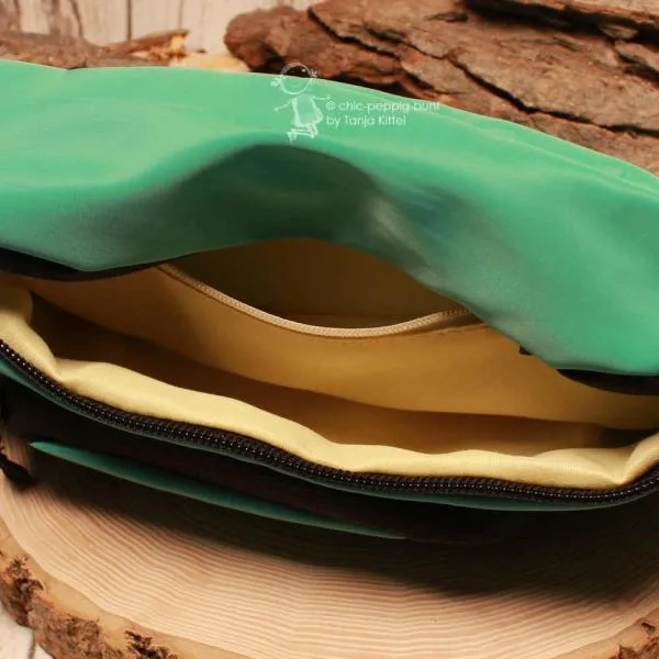 Grüne Nylon Gürteltasche ADI – Sportliche Bauchtasche mit 3 Fächern - guerteltasche bauchtasche grue3n faecher nylon stoff